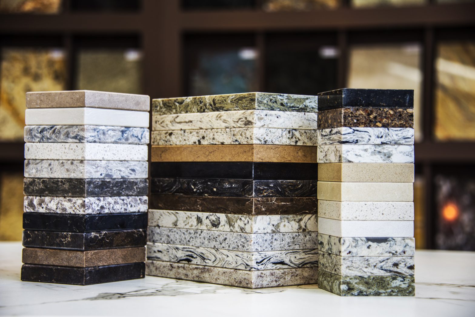 https://www.expresscabinetgranite.com/wp-content/uploads/2021/07/countertop-samples-for-a-granite-countertop-installation-in-pittsburgh1-1568x1046.jpg